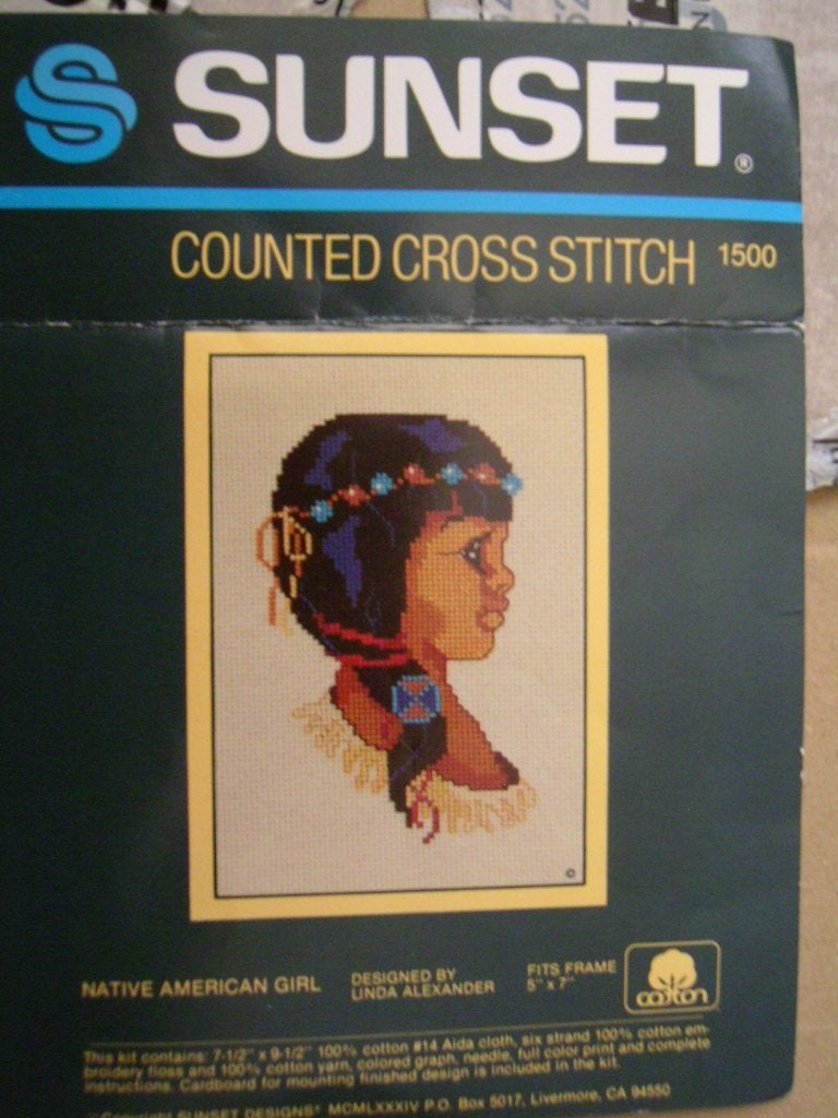 NIEUW, Borduurpakket, Native American girl. Ook DMC garens, Hobby en Vrije tijd, Ophalen of Verzenden, Nieuw, Handborduren, Borduurpakket