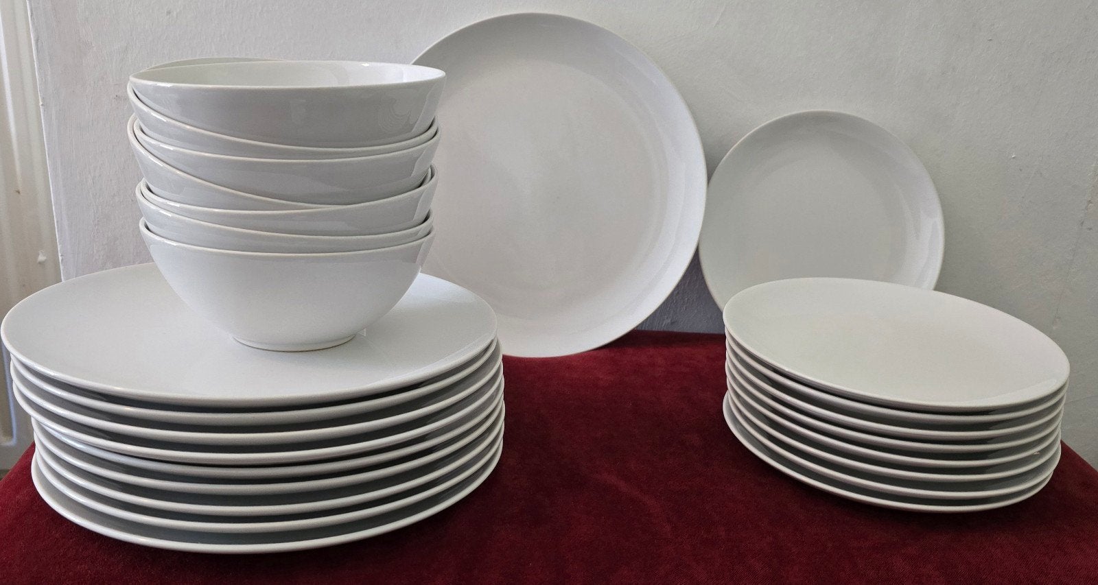Witte kommen en borden van Ikea - als nieuw!, Huis en Inrichting, Keuken | Servies, Ophalen, Zo goed als nieuw, Bord(en), Overige stijlen