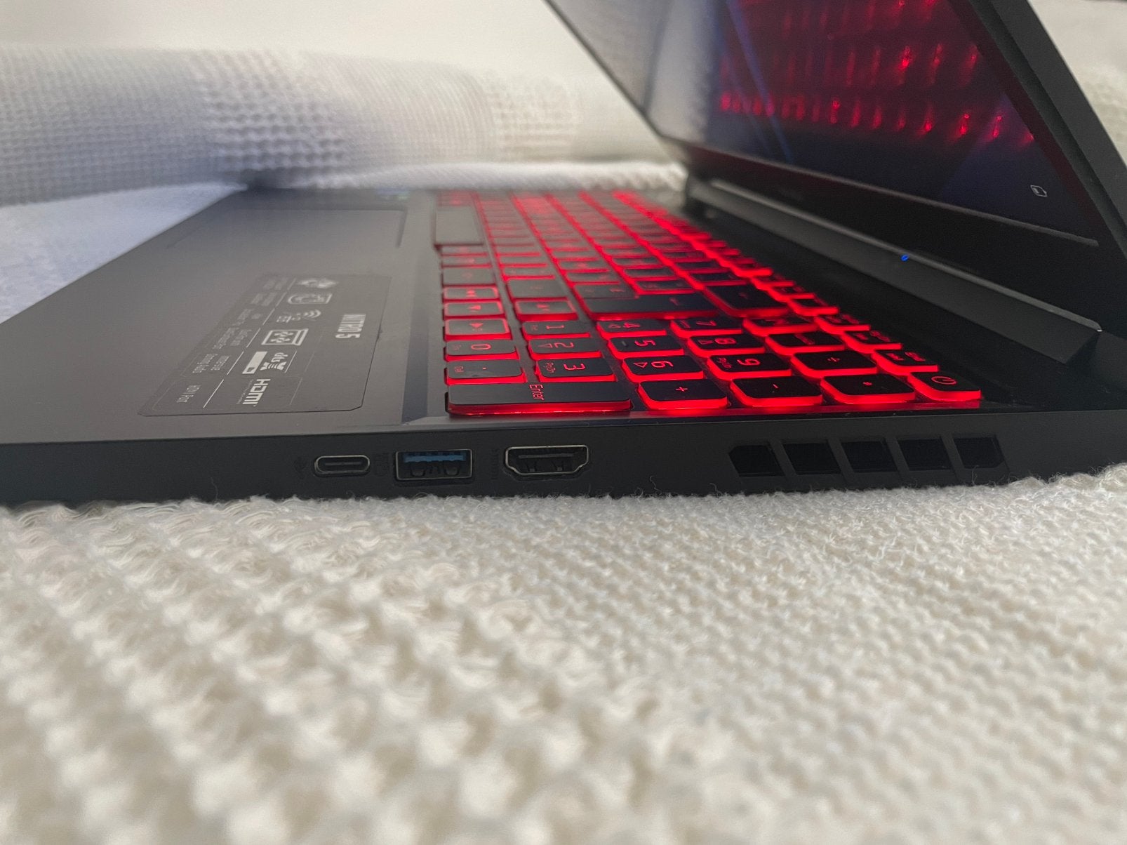 Foto 4 van Nvidea geforce gaming laptop