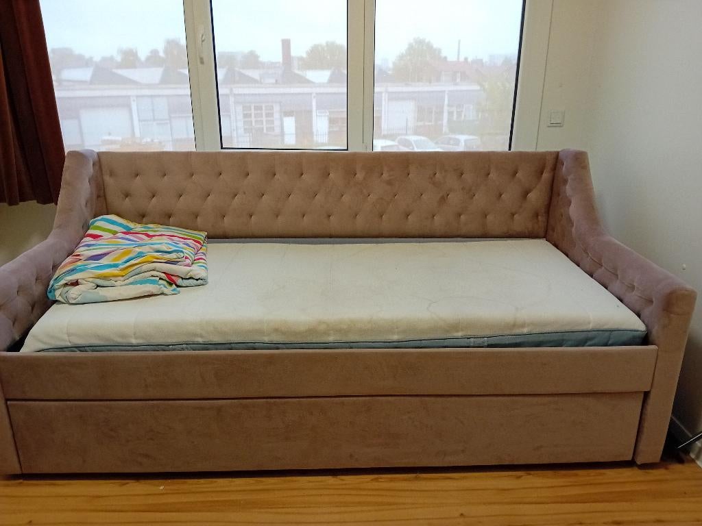 Fluwelen slaapbank Roze, Ophalen, 100 cm, Zo goed als nieuw, 220 cm