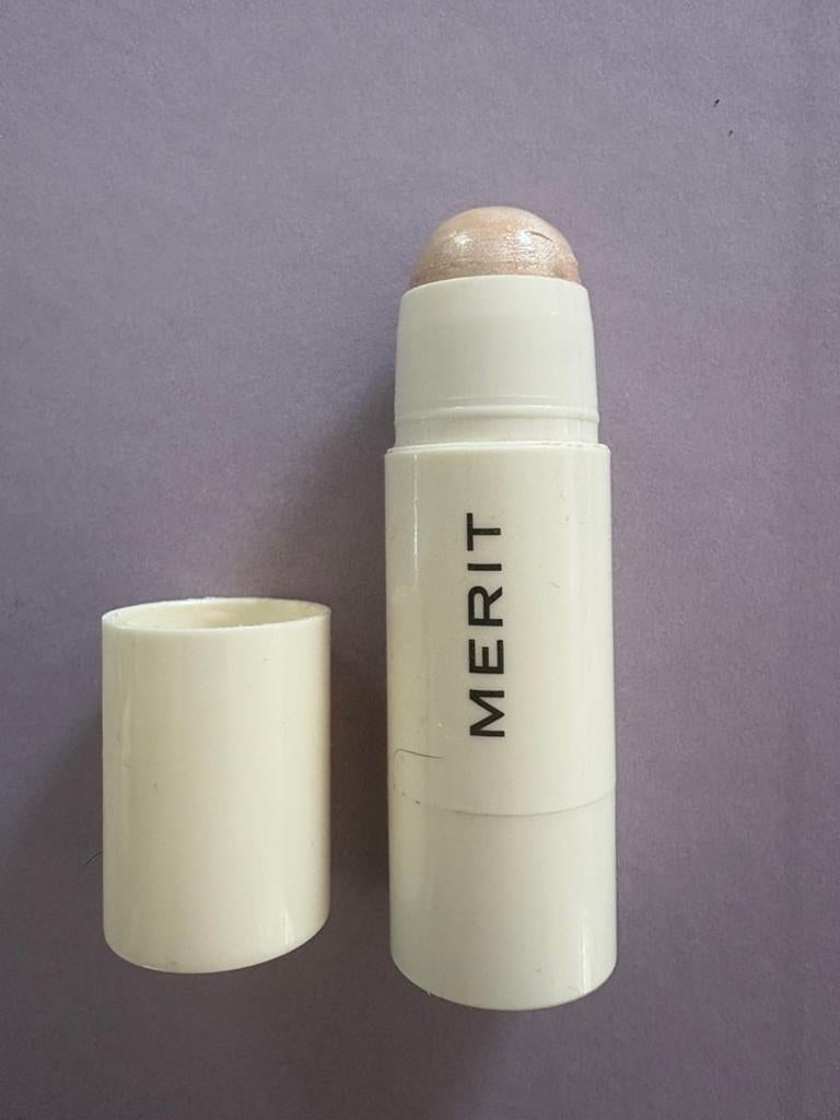 Merit day glow highlighting balm, kleur cava, 1 x gebruikt, Gehele gezicht, Beige, Ophalen of Verzenden, Zo goed als nieuw