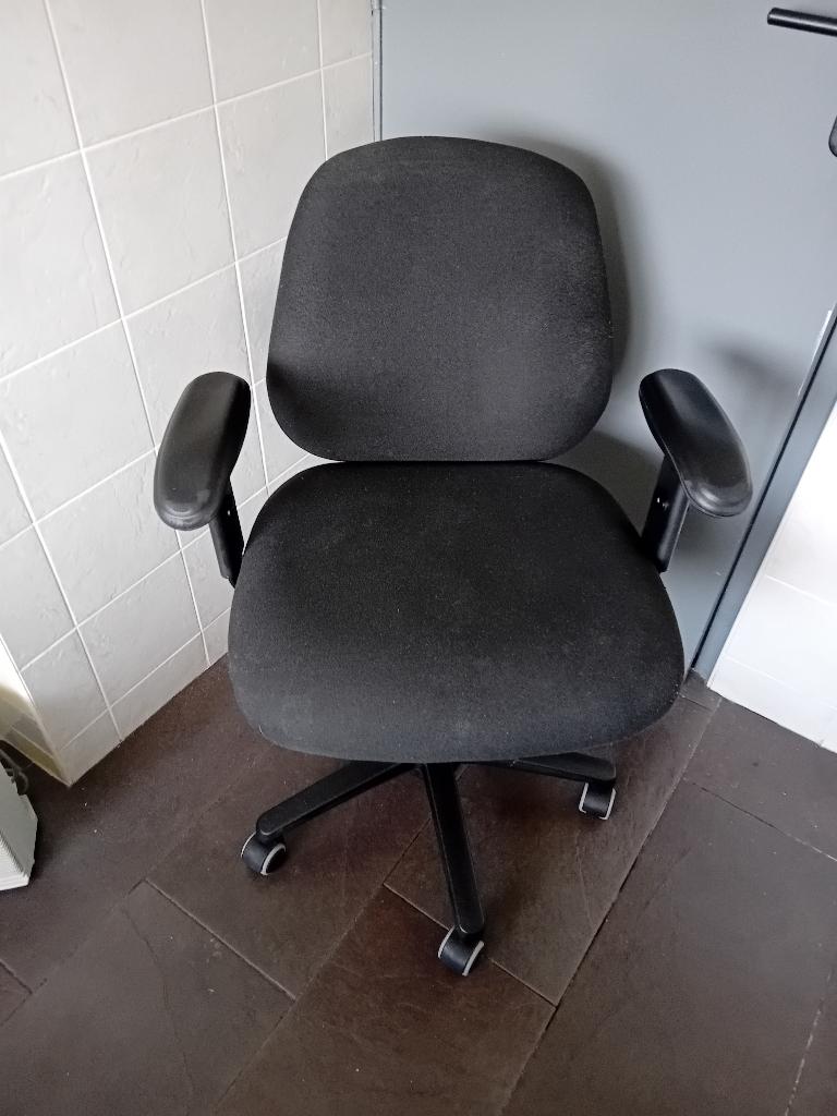 BUREAUSTOEL, Huis en Inrichting, Bureaustoelen, Ophalen, Gebruikt, Zwart, Bureaustoel