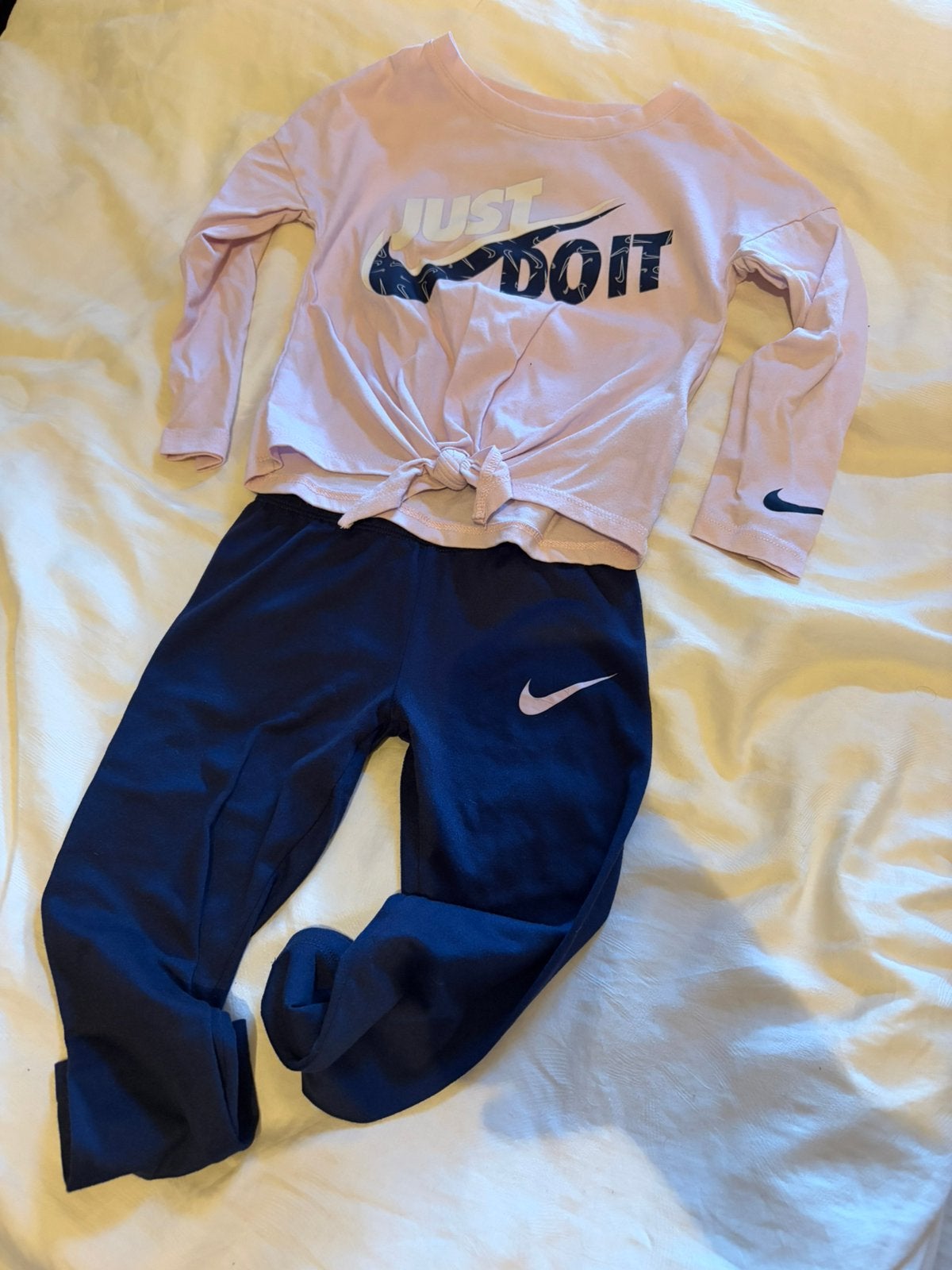 Nieuwstaat Nike Jordan sport set maat 104, Kinderen en Baby's, Ophalen of Verzenden, Zo goed als nieuw