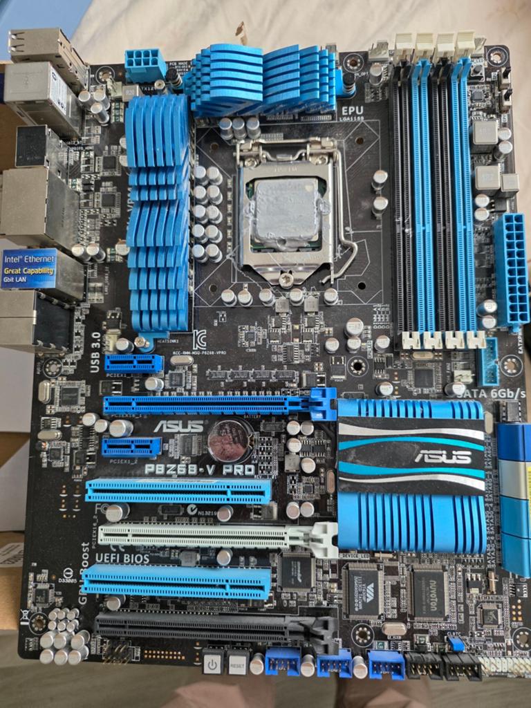 ASUS P8Z68-V PRO Moederbord - Intel LGA1155, Computers en Software, Moederborden, Gebruikt, DDR3, Ophalen of Verzenden, ATX