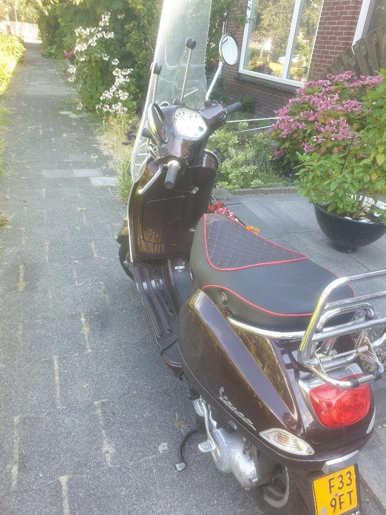 Vespa scooter, Ophalen, Maximaal 45 km/u, Zo goed als nieuw, Benzine