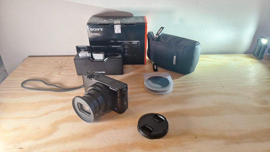 Sony RX100 VII, Ingebouwde flitser, Lensdop, Ophalen of Verzenden, Zo goed als nieuw