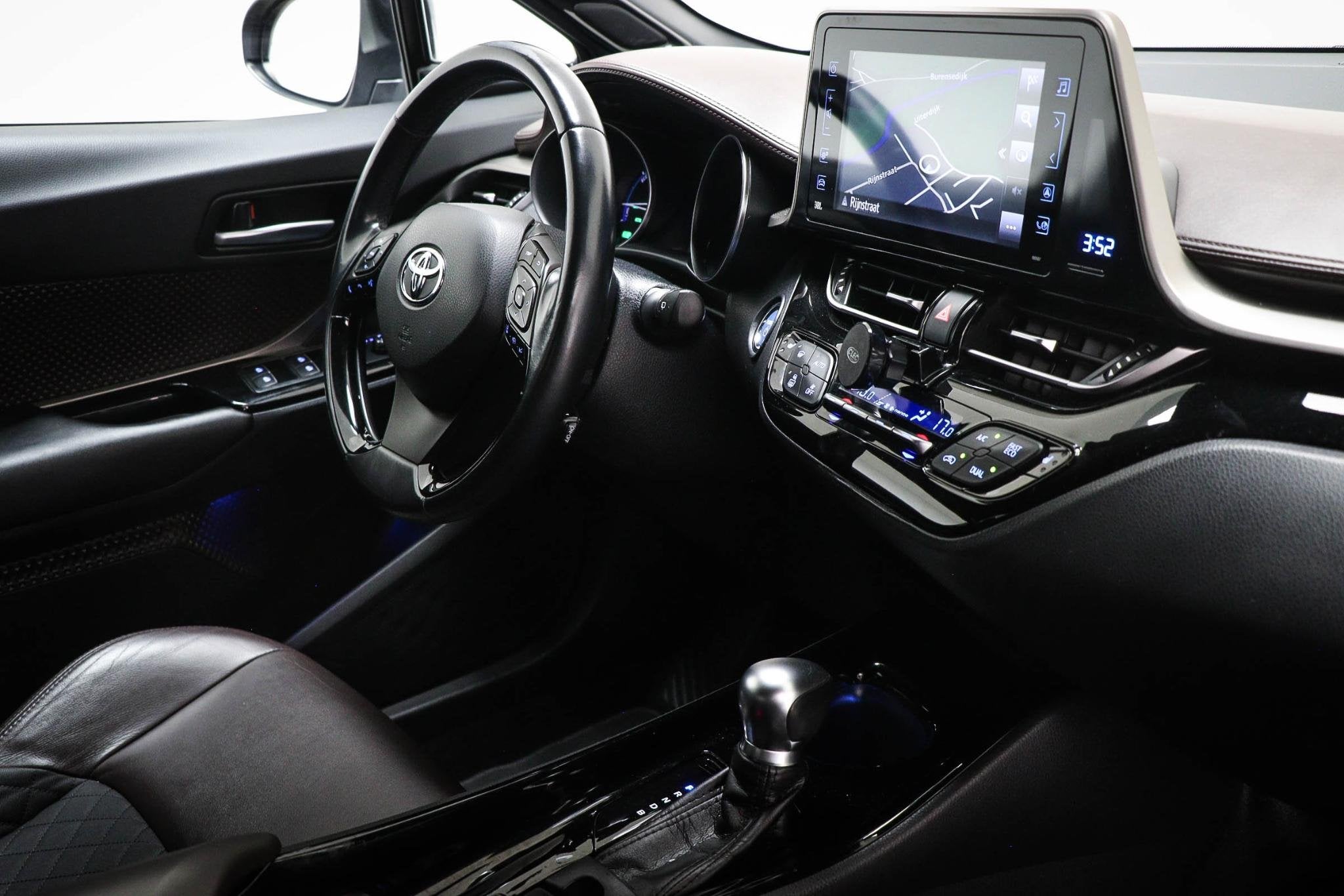 Toyota C-HR 1.8 Hybrid Executive | HALF LEDER | STOELVERWARM, Auto's, Toyota, Automatische klimaatregeling, Euro 6, 4 cilinders