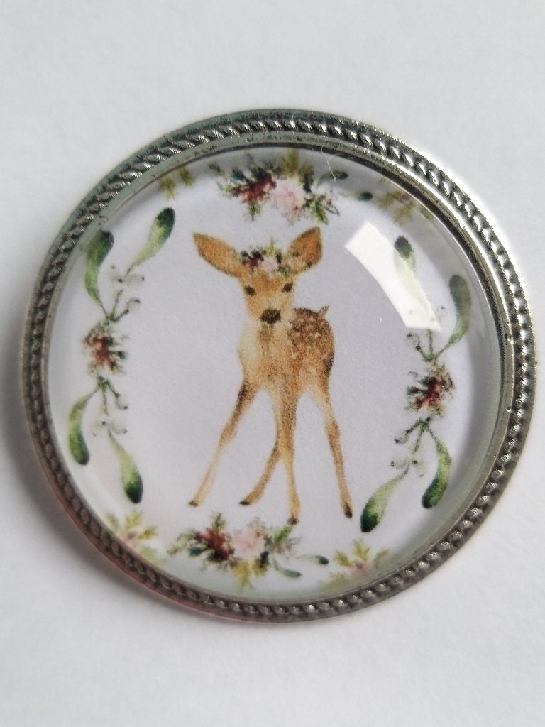 Zilverkleurige broche met bambi hertje ree, Overige materialen, Minder dan 4 cm, Nieuw, Ophalen of Verzenden