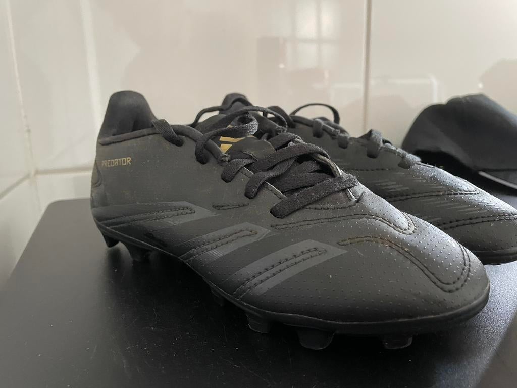 Maat 33 Adidas Predator Club Gras/kunstgras voetbalschoenen, Gebruikt, Maat XS of kleiner, Schoenen, Ophalen of Verzenden