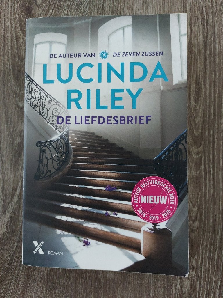 Romans van Lucinda Riley, Ophalen of Verzenden, Zo goed als nieuw, Lucinda Riley