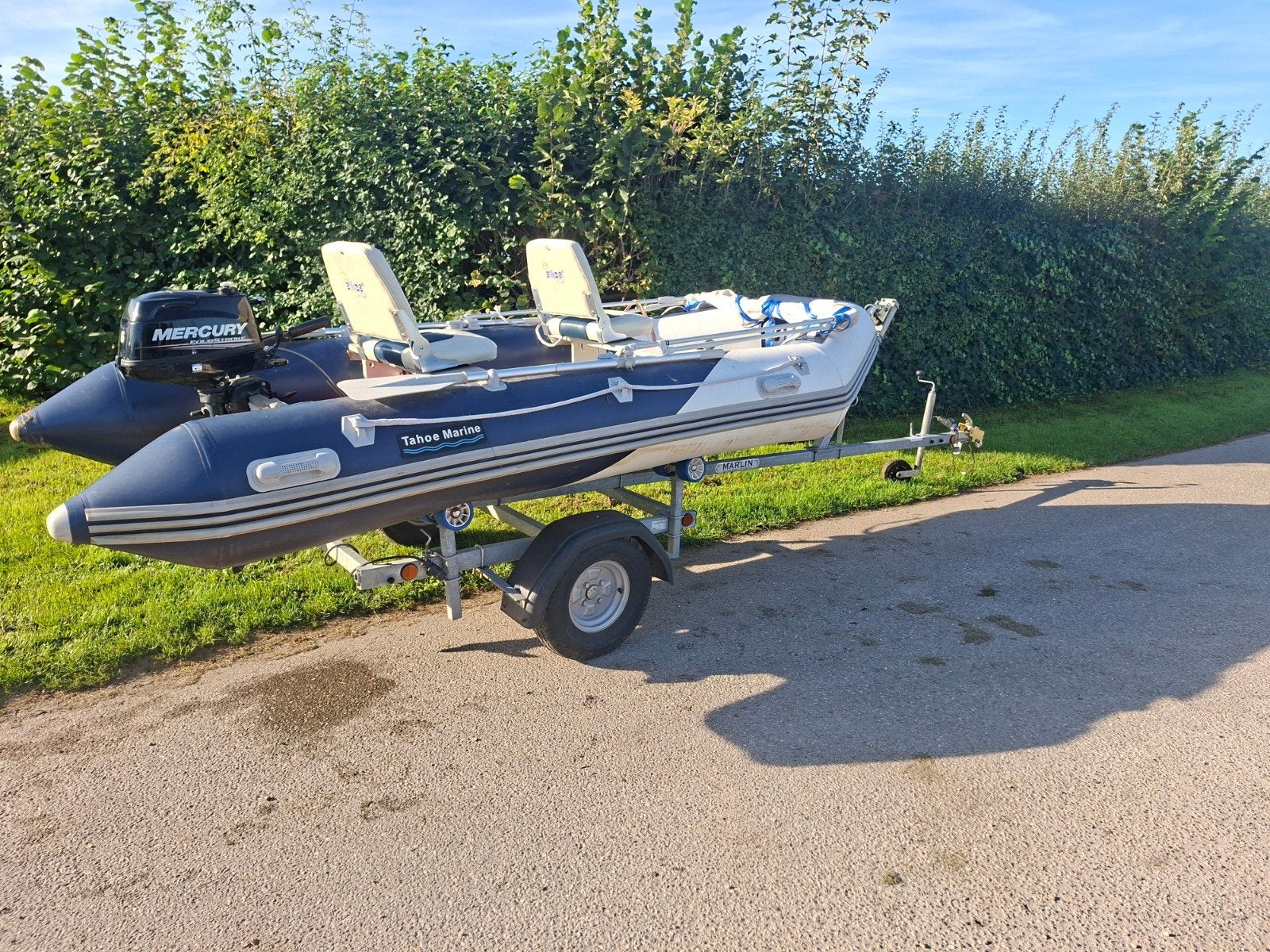 Tahoe Marine opblaasboot met Mercury 6pk motor en trailer