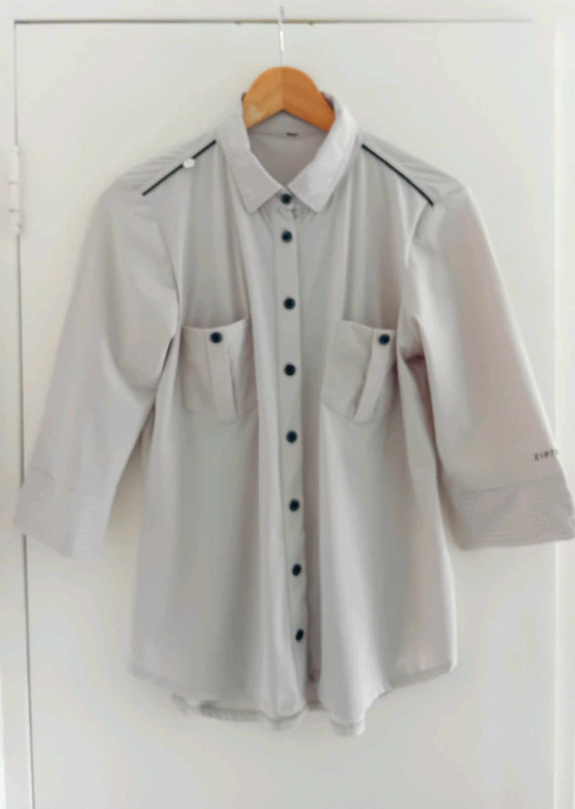 Zip73 travel blouse grijs M, Kleding | Dames, Blouses en Tunieken, Maat 38/40 (M), Zip73, Ophalen of Verzenden, Zo goed als nieuw