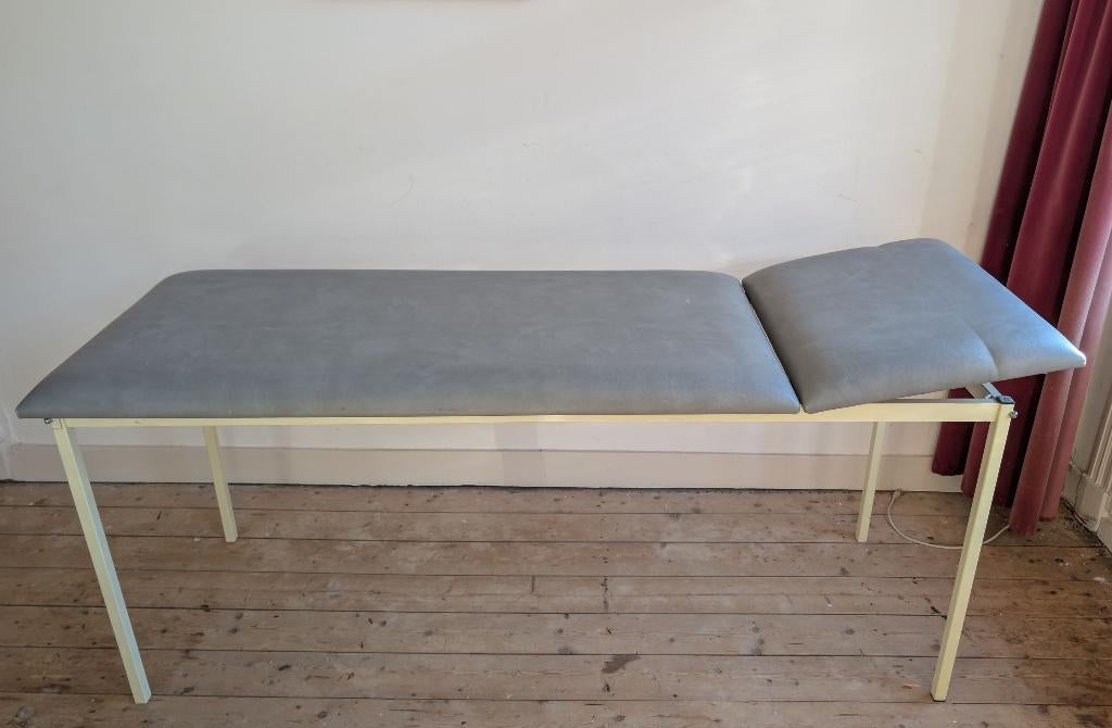 Massagetafel, oude onderzoekstafel, Ophalen, Gebruikt, Massagetafel