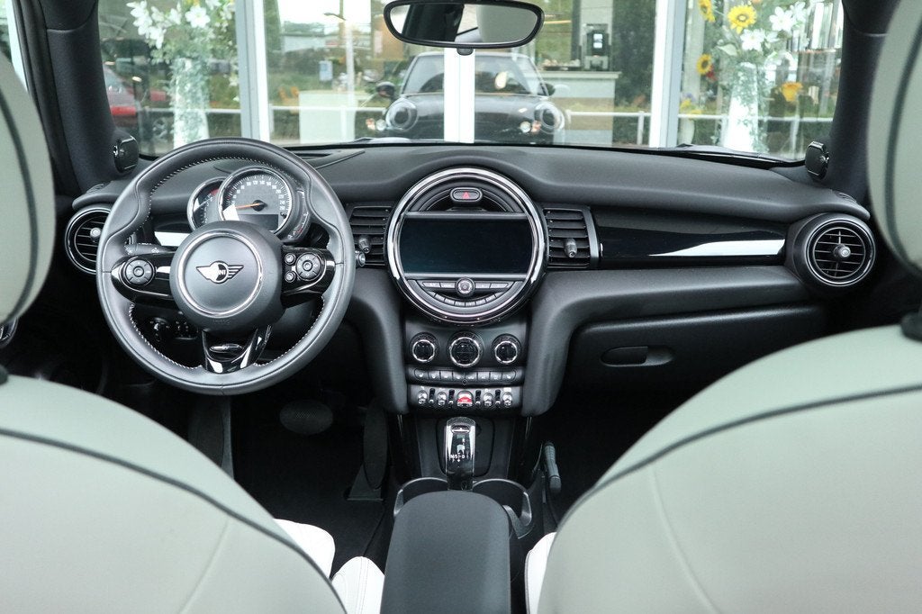 MINI 3-deurs 1.5 Cooper 60 Years Edition Pano / H&K Audio /, Auto's, Mini, 136 pk, Gebruikt, Euro 6, 49 €/maand