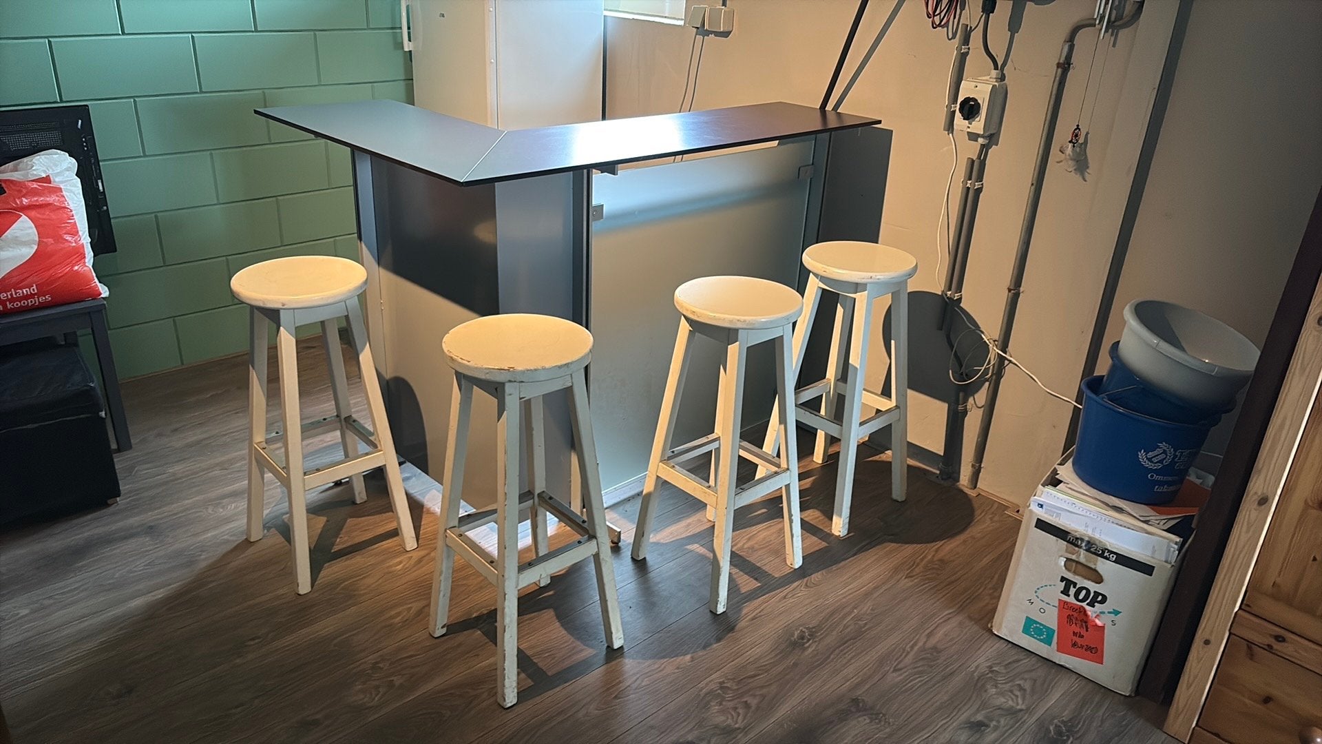 Bar, Ophalen, Gebruikt, Inclusief barstoelen