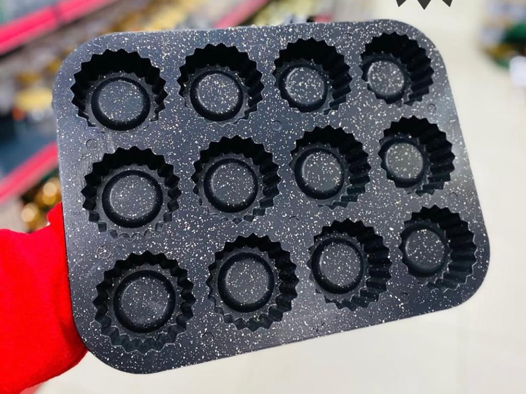 Gietijzeren cakevorm met 12 compartimenten, Hobby en Vrije tijd, Ophalen of Verzenden, Nieuw, Bakvorm
