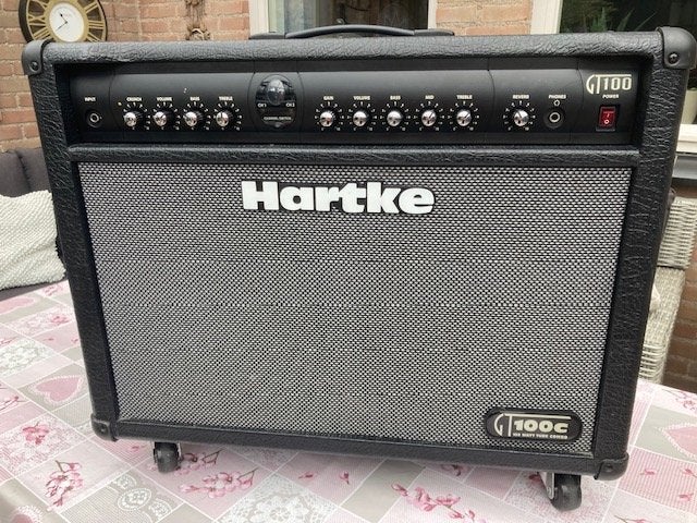 TE KOOP HARTKE GITAAR VERSTERKER GT100C, Ophalen, Zo goed als nieuw, Gitaar, 50 tot 100 watt