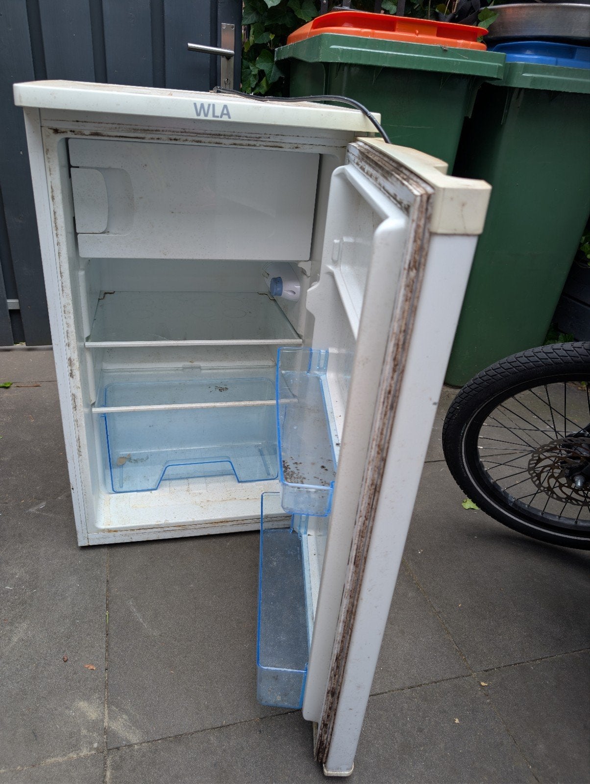 Kleine koelkast - werking onzeker, Witgoed en Apparatuur, Ophalen, Minder dan 75 liter, Niet werkend, Met vriesvak