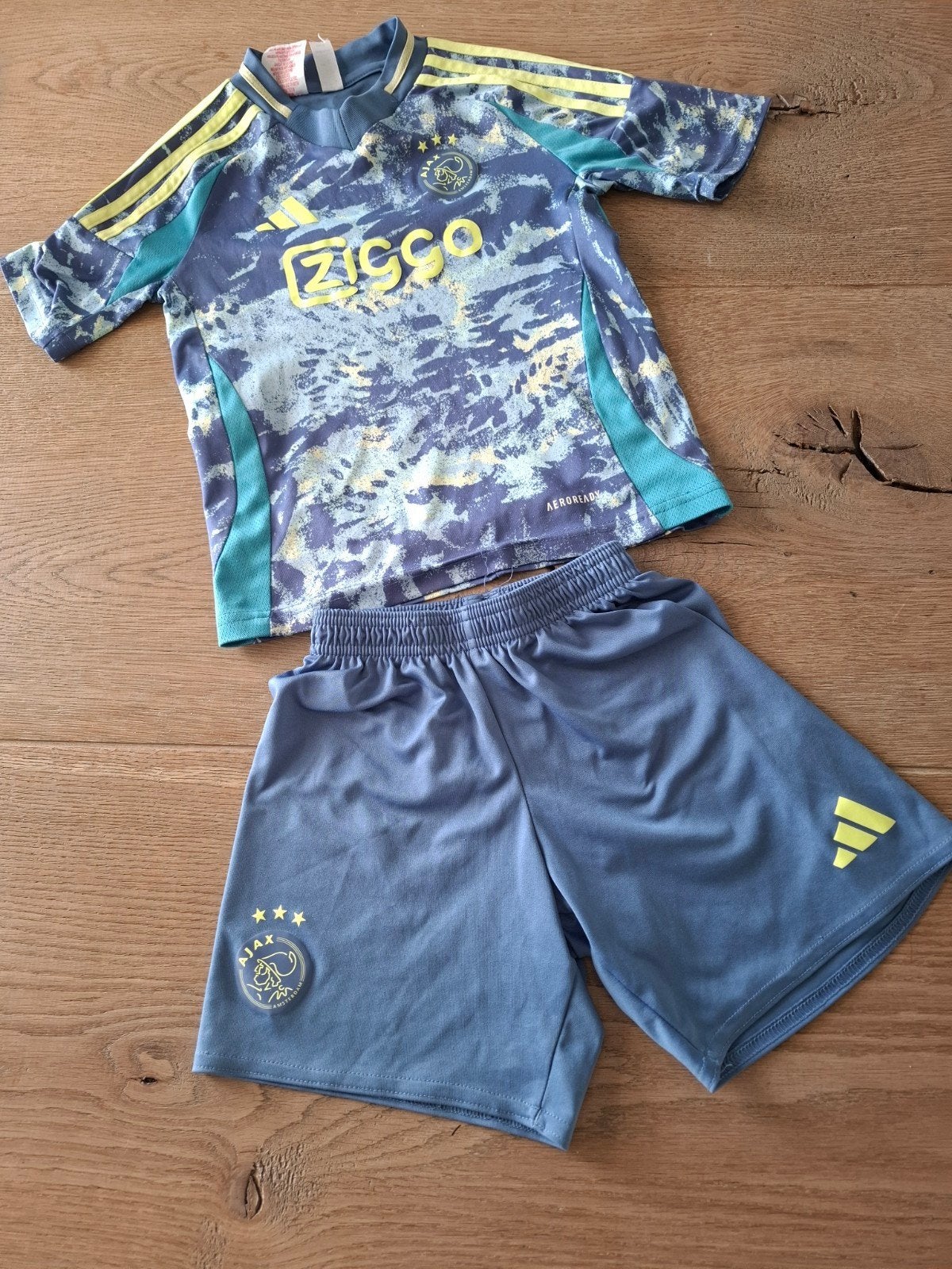 AJAX voetbalsetje, maat 116, Ophalen of Verzenden, Gebruikt, Jongen of Meisje, Sport- of Zwemkleding