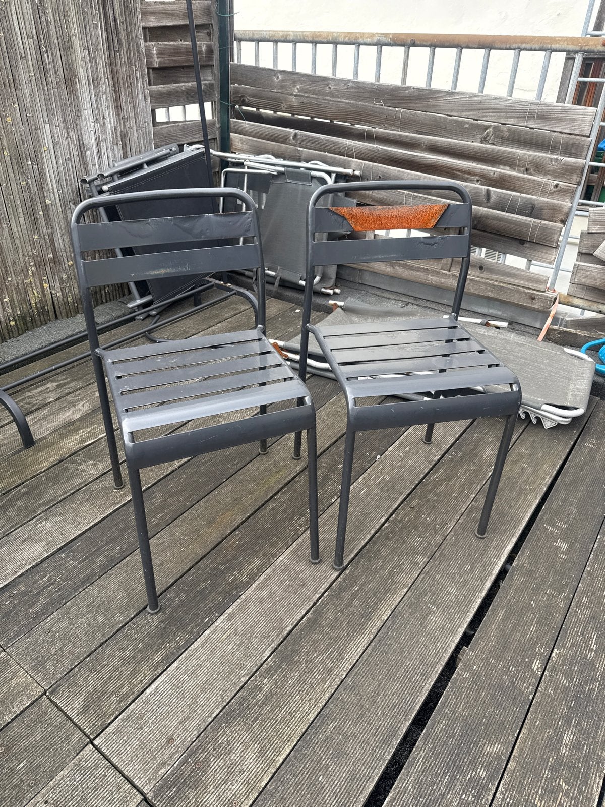 Twee zwarte metalen tuinstoelen, Ophalen, Gebruikt, Metaal