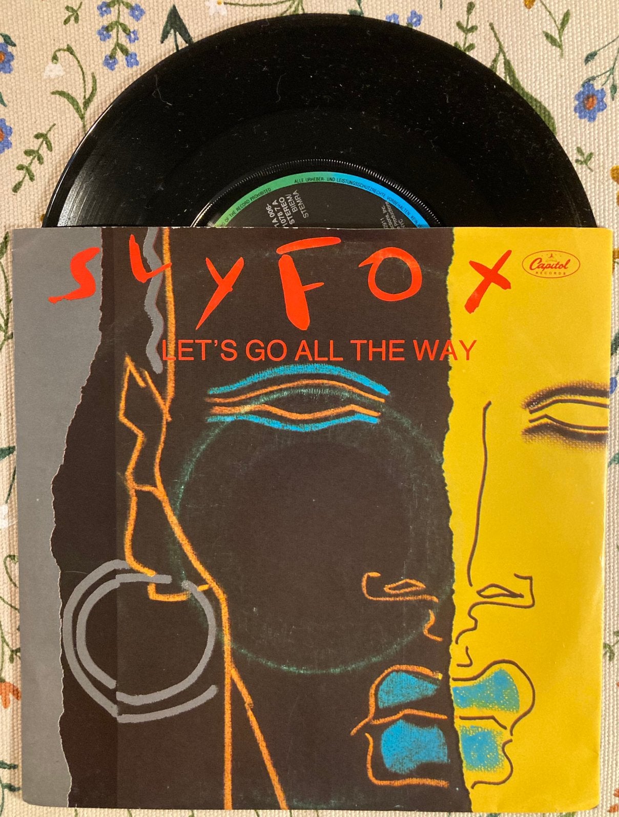Vinyl single Sly Fox - Let’s go all the way, Gebruikt, 7 inch, Ophalen of Verzenden, Pop