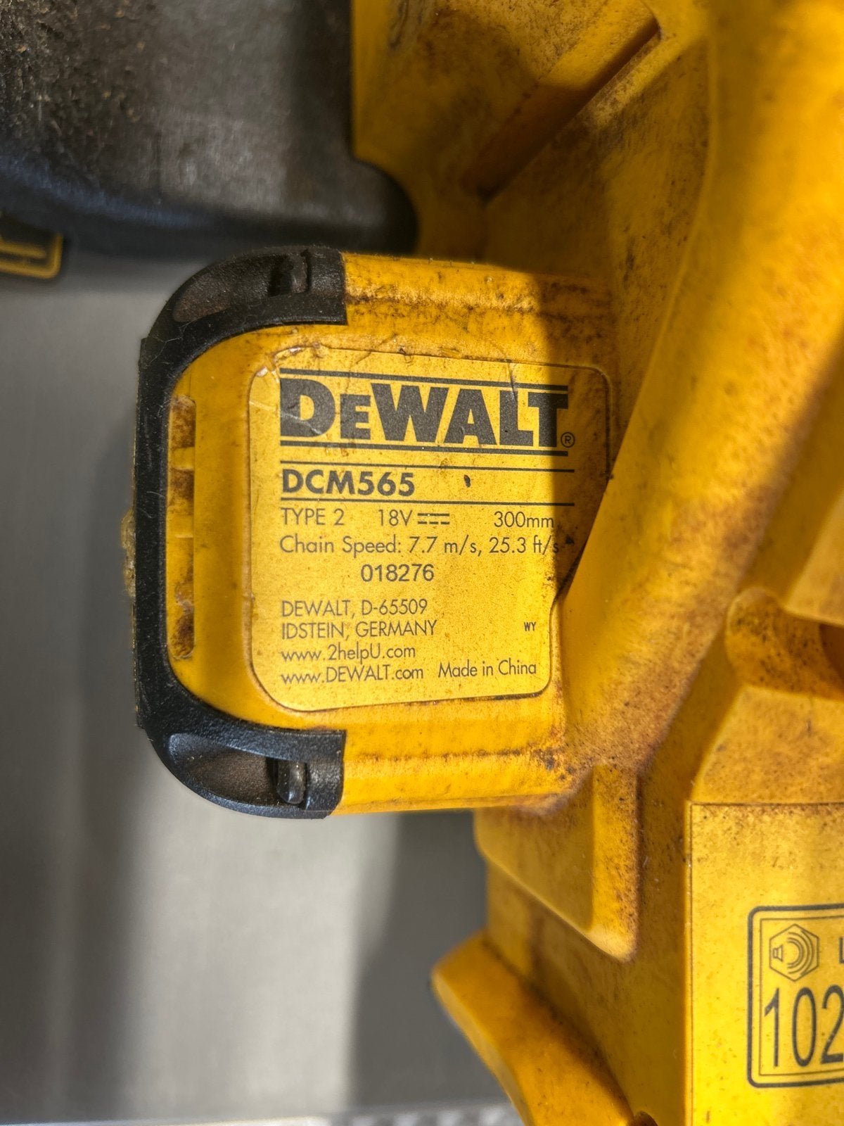 DeWalt DCM565 Kettingzaag - Zonder accu en lader, Gebruikt, 70 mm of meer, Kettingzaag, 600 tot 1200 watt