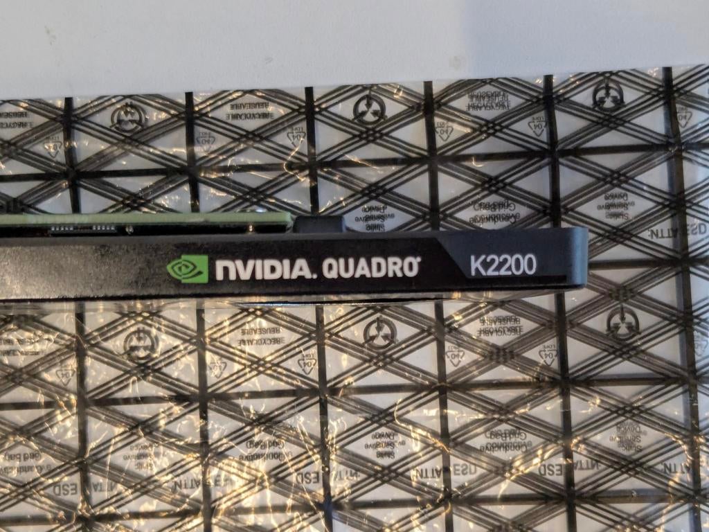 NVIDIA Quadro K2200 Grafische Kaart - Zo goed als nieuw, Computers en Software, Videokaarten, PCI-Express 2, DVI, Ophalen of Verzenden