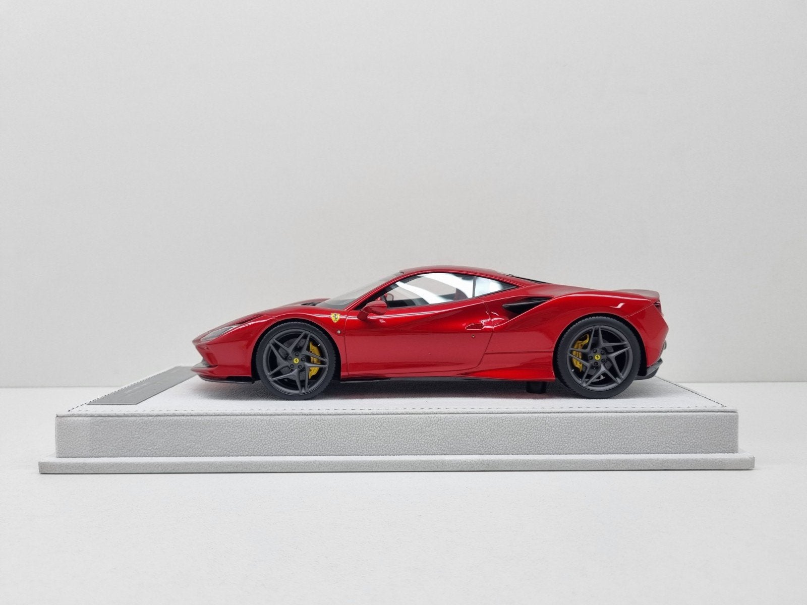 GH Model
Ferrari F8 Tributo Nr. 40/40 1:18 Nieuw, Ophalen of Verzenden, Nieuw, Auto