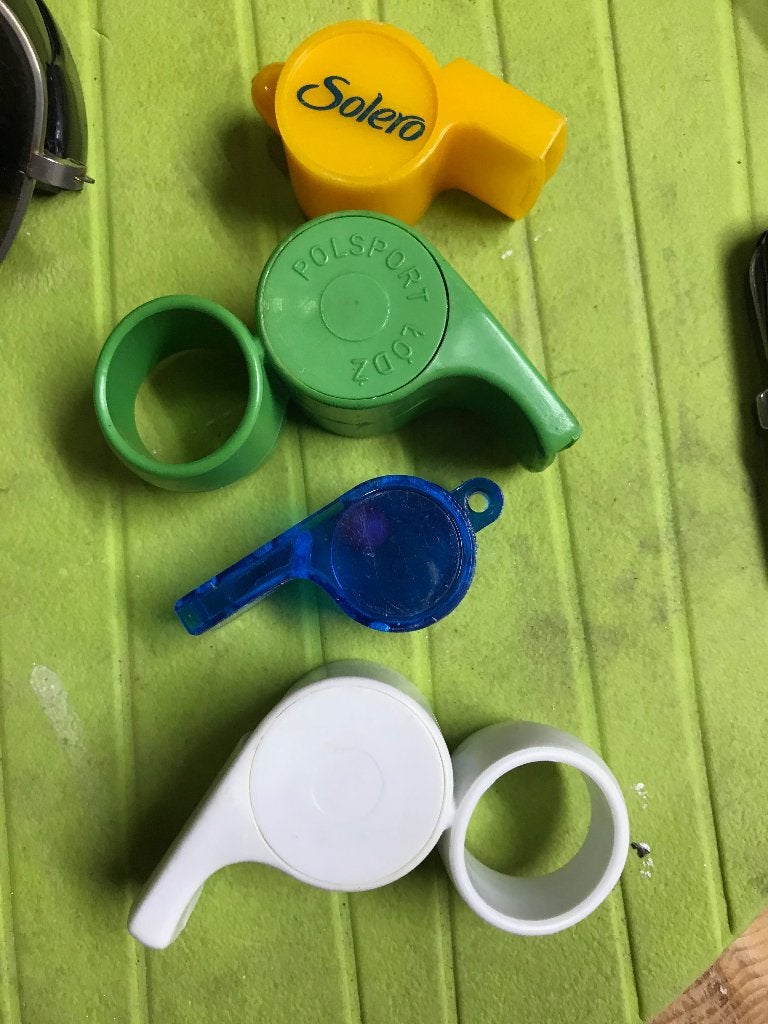 Set van 4 fluitjes in diverse kleuren, Ophalen of Verzenden, Zo goed als nieuw, Overige typen