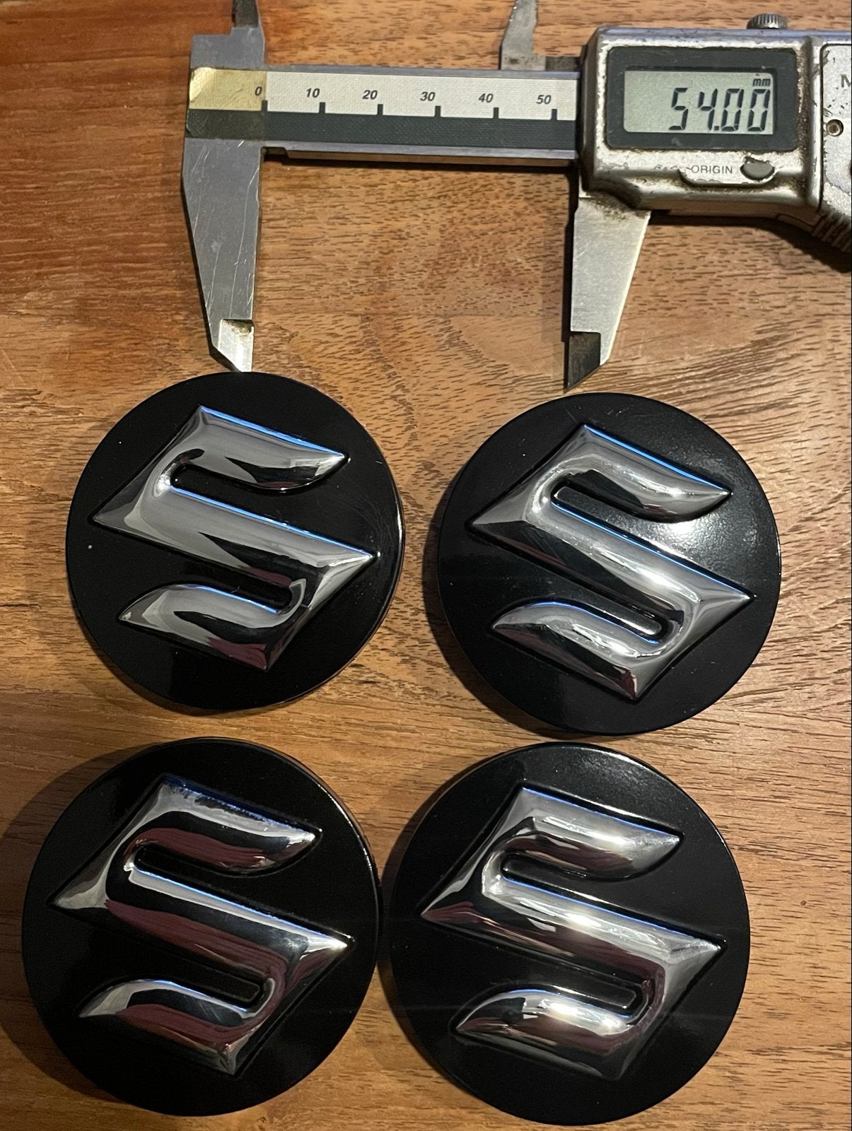 Nieuwe 54mm zwarte naafdoppen voor Suzuki, Auto diversen, Wieldoppen, Ophalen of Verzenden, Nieuw