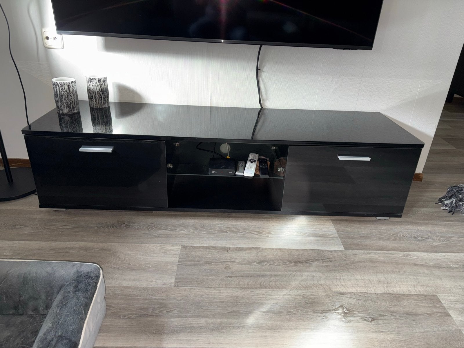 Strak zwart tv-meubel met opbergruimte 140 lang 35 breed, Huis en Inrichting, Gebruikt, 150 tot 200 cm, Ophalen of Verzenden, Minder dan 100 cm