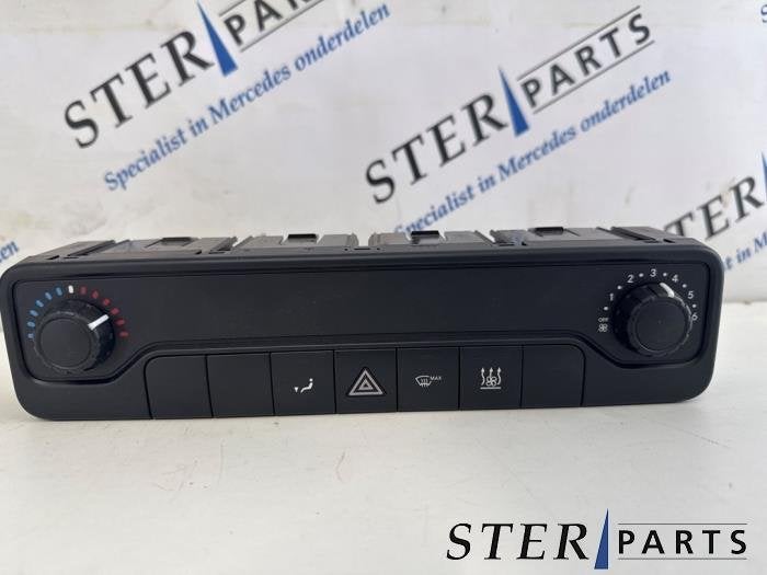 Kachel Bedieningspaneel van een Mercedes Sprinter, Gebruikt, -, Ophalen of Verzenden, -