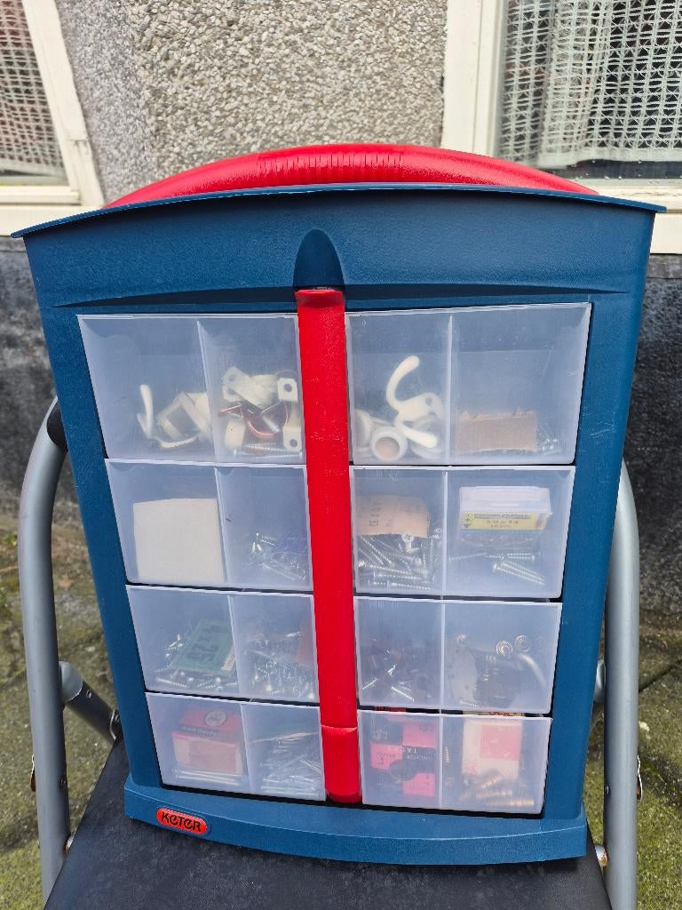 Orginiser, Uitklapbare met opbergbakjes, voor schroeven, ond, Ophalen, Gevuld, Zo goed als nieuw