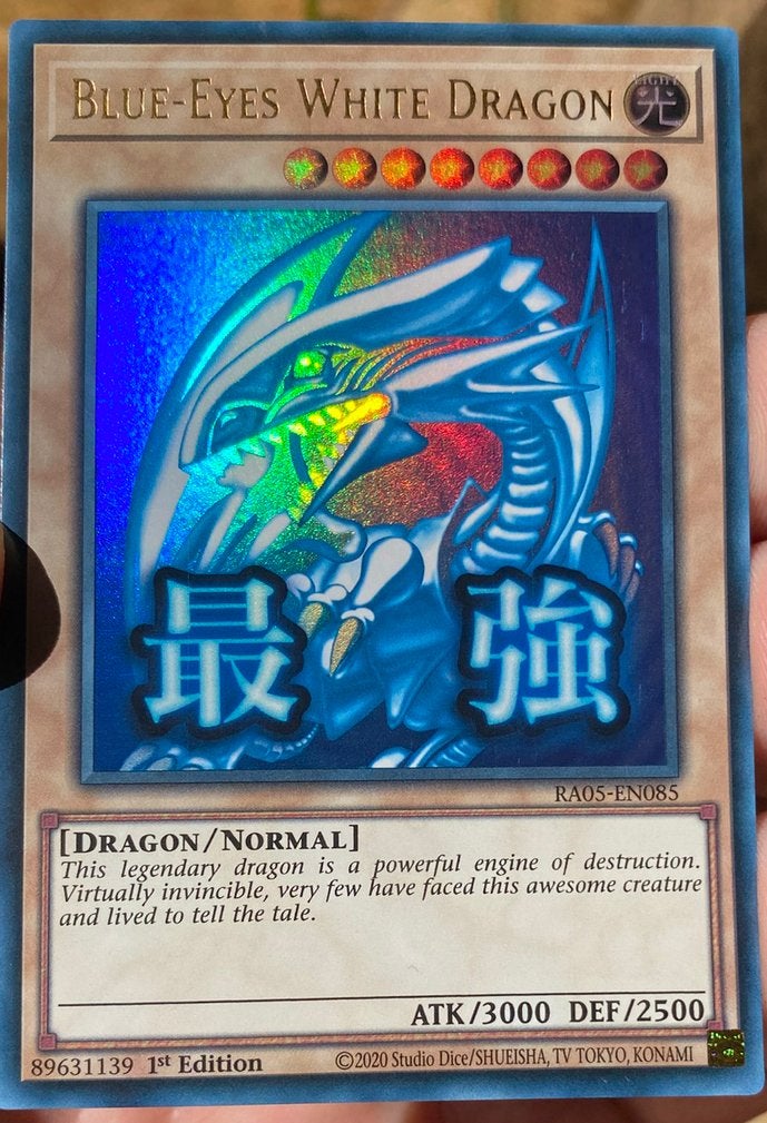 Yu-Gi-Oh! Stamped Blue-Eyes White Dragon RA05 1st !, Hobby en Vrije tijd, Verzamelkaartspellen | Yu-gi-Oh!, Ophalen of Verzenden