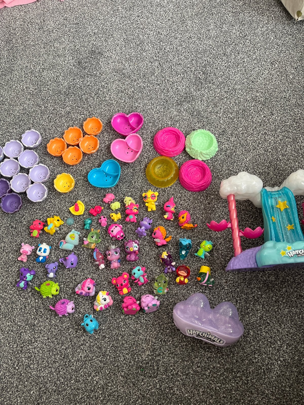 Hatchimals: 31 poppetjes (7 mini's) met accessoires, Ophalen of Verzenden, Gebruikt, Meisje