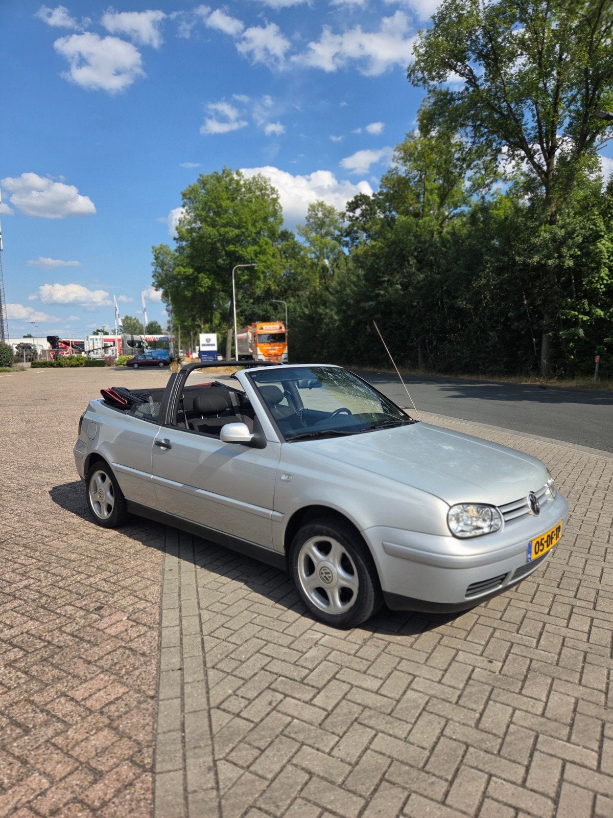 Volkswagen Golf 1.8 Cabriolet 55KW 1999 Grijs, Auto's, 74 pk, Zwart, 4 cilinders, Cabriolet