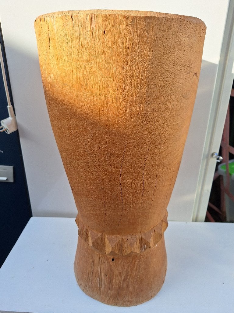 grote Afrikaanse houten vijzel nieuw als decoratie gebruikt, Ophalen, Zo goed als nieuw, Naaimachine, Overige merken