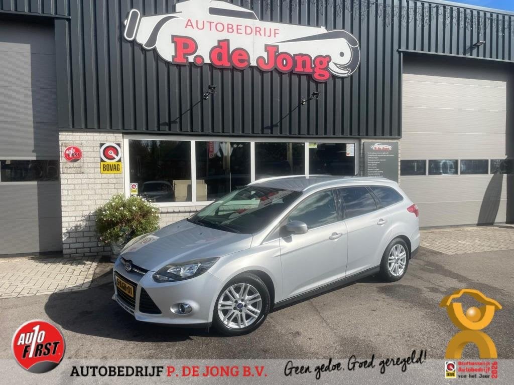Ford FOCUS 1.0 ECOB. TITANIUM Station Navi Trekhaak Cruise A, Auto's, Focus, Euro 5, 125 pk, Gebruikt