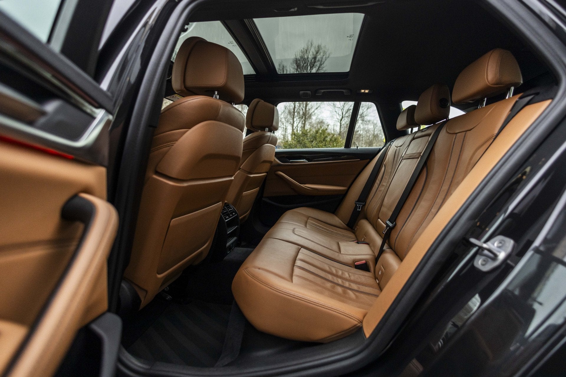Foto 16 van BMW 5 Serie Touring 520i High Executive luxery