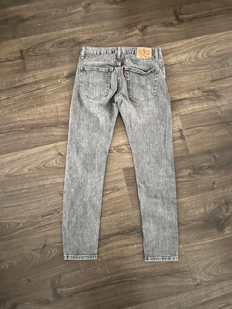 Grijze spijkerbroek/ jeans van Levi’s, W31/L32, Ophalen of Verzenden, Zo goed als nieuw, Grijs, W32 (confectie 46) of kleiner