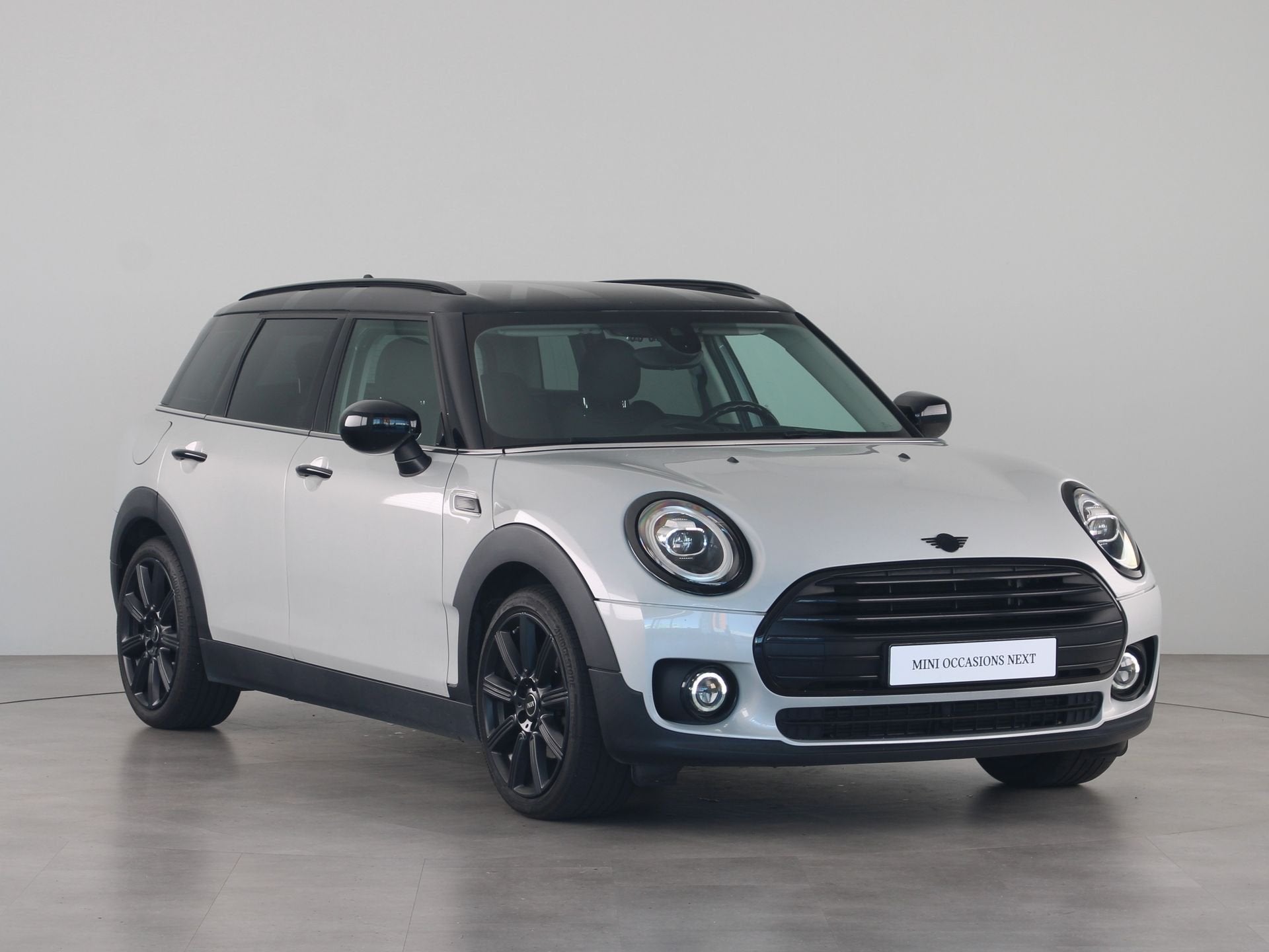 MINI Clubman Cooper Aut. (bj 2021, automaat), Dealer onderhouden, Gebruikt, Met garantie (alle), 19 km/l