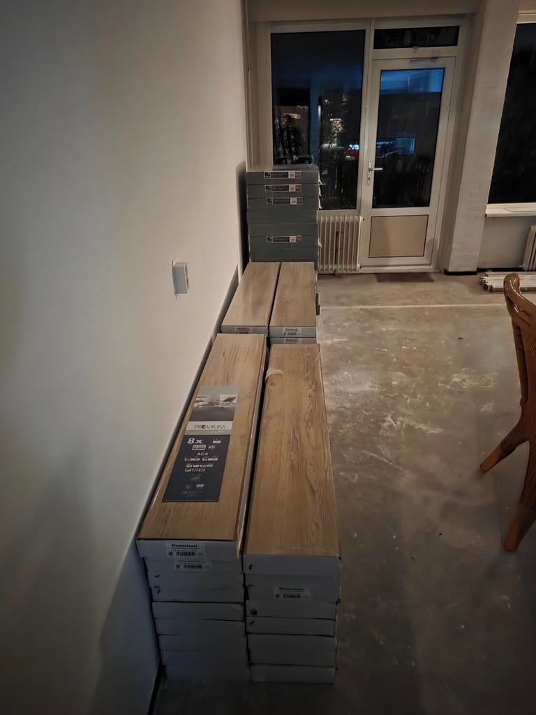 Hulp gevraagd bij leggen laminaatvloer 13m2 niet Gratis, Doe-het-zelf en Verbouw, Vloerdelen en Plavuizen, Laminaat, Hout, 50 tot 150 cm