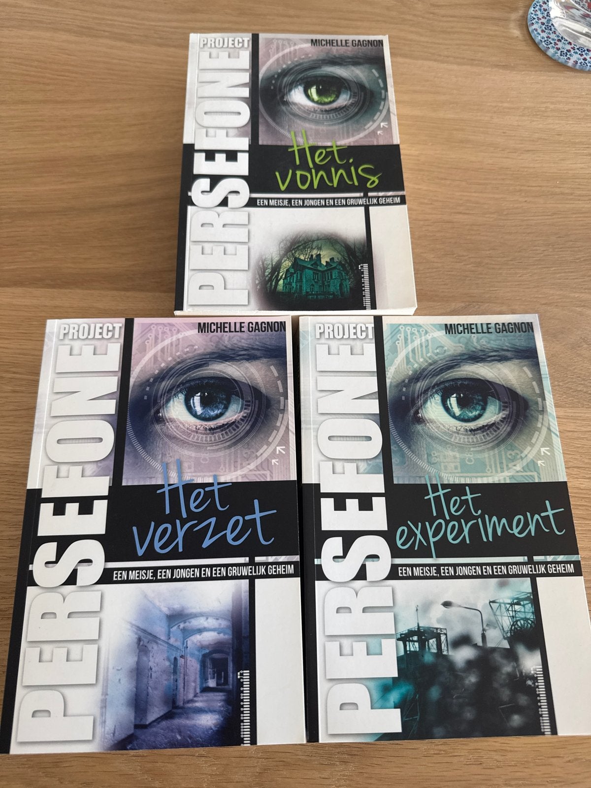 Project Persefone Trilogie - Michelle Gagnon (3 boeken), Boeken, Ophalen of Verzenden, Zo goed als nieuw, Nederland