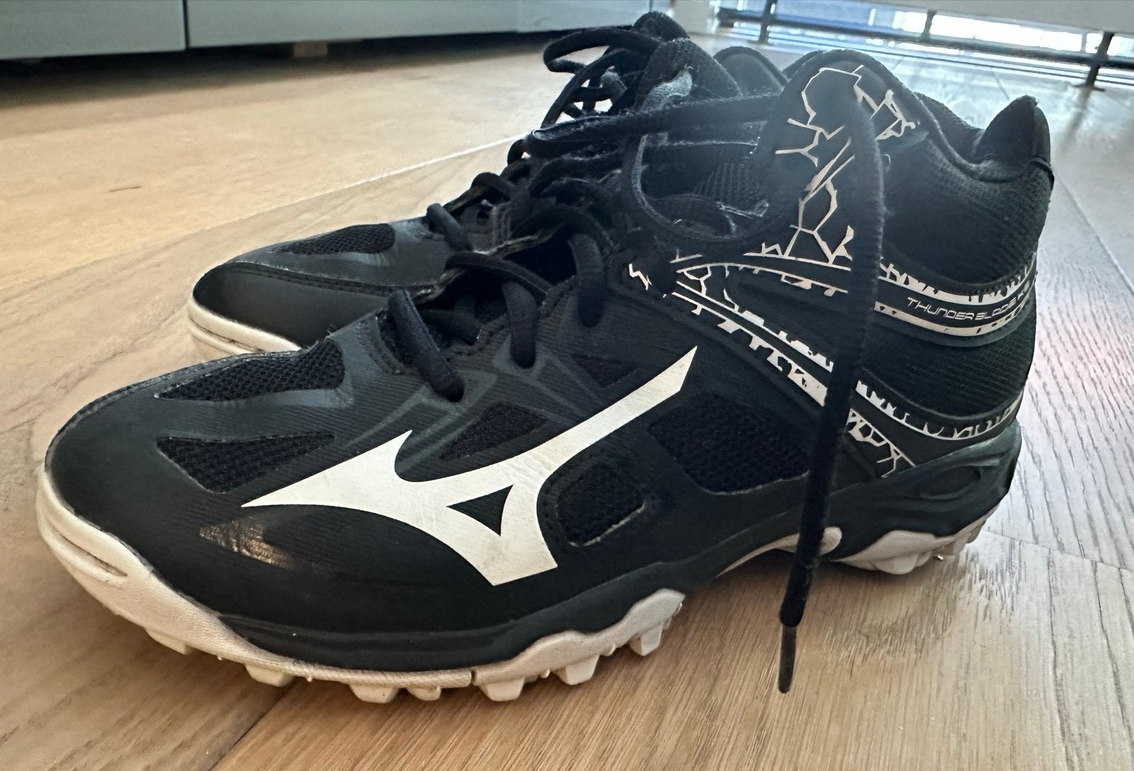 Mizuno Thunder Blade Zwarte Sportschoenen Maat 38, Ophalen of Verzenden, Gedragen, Zwart, Sportschoenen