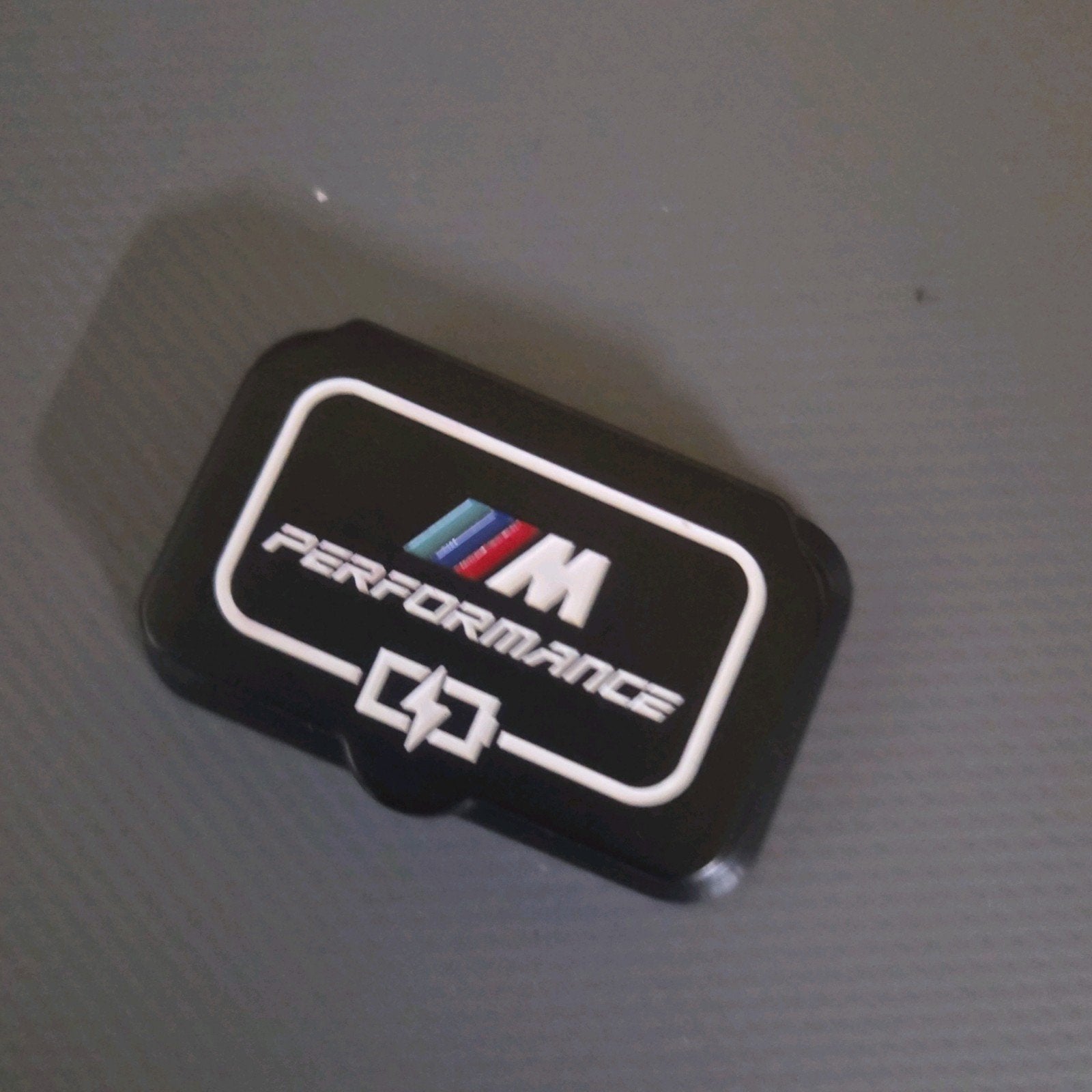 BMW M PERFORMANCE afdekkap 12V en USB C aansluiting NIEUW, Ophalen of Verzenden, Nieuw, BMW