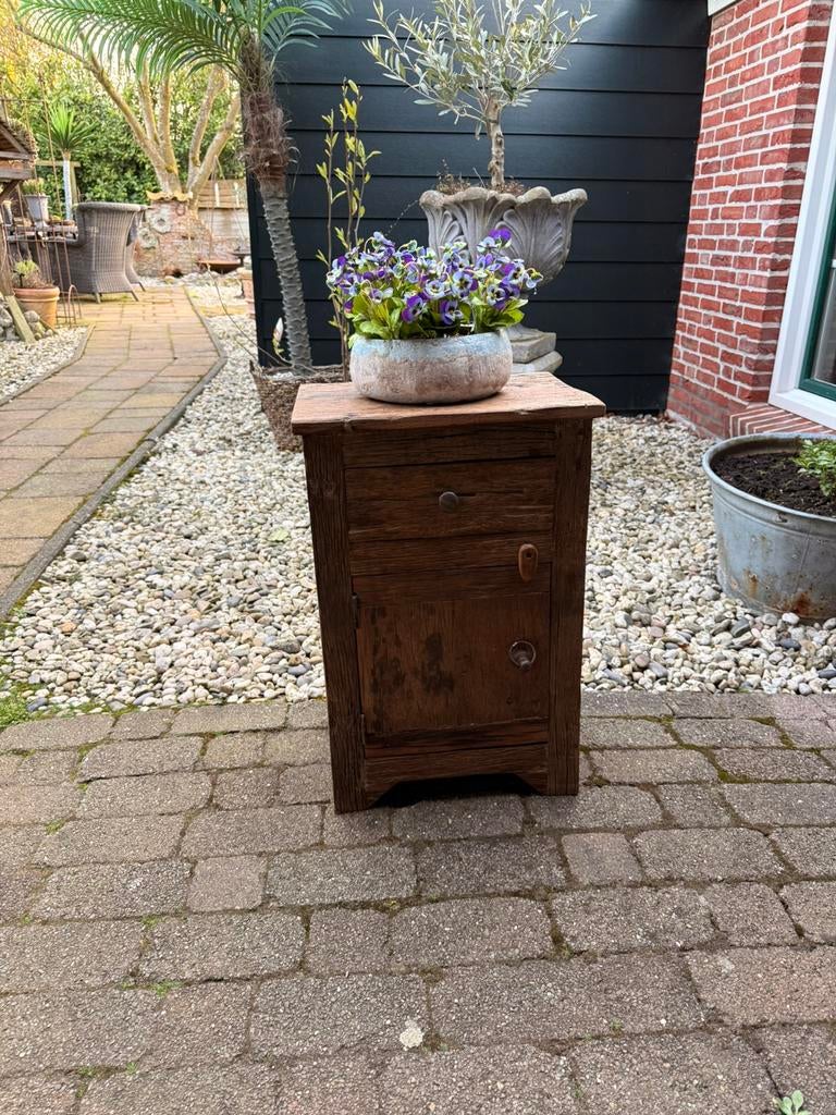 Truckwood kastje, Ophalen, Nieuw