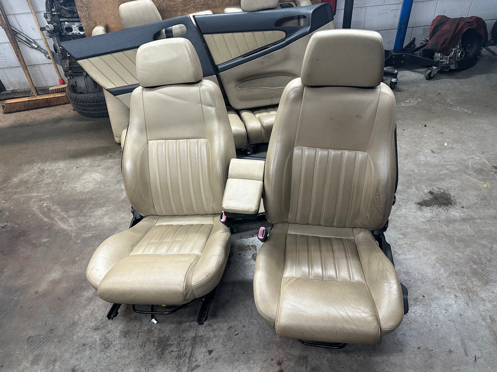 Alfa 156 sw station beige / creme leer stoelverwarming, Auto-onderdelen, Interieur en Bekleding, Ophalen, Gebruikt, Alfa Romeo
