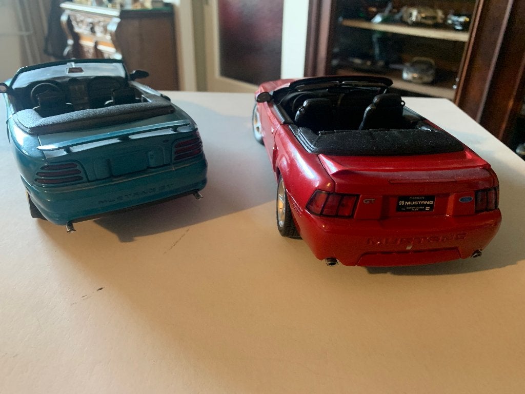 fordmustangs    118   1999   2stuks, Ophalen, Zo goed als nieuw, Auto, Overige merken