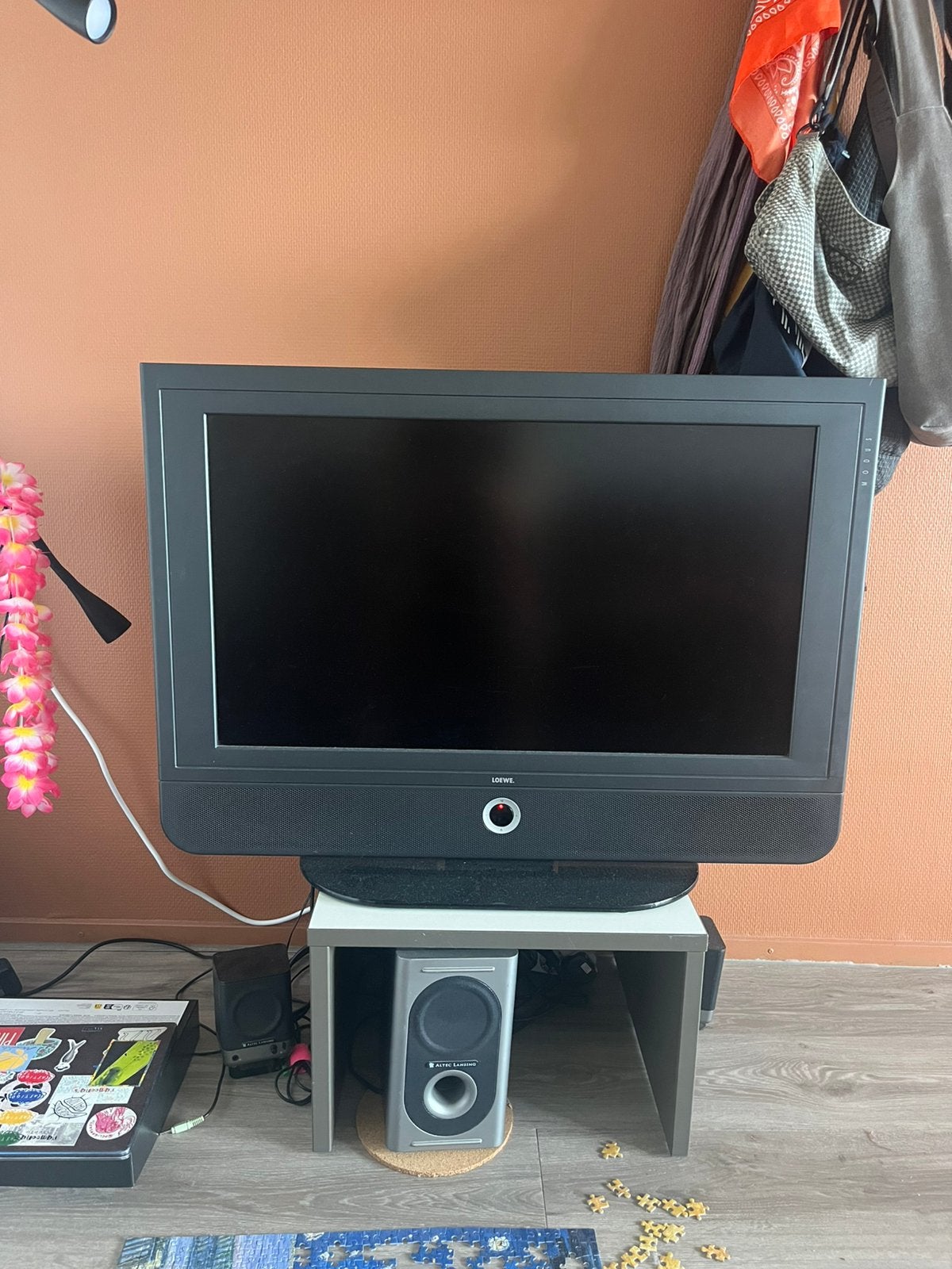 LG TV + altec lansing speakers and subwoofer + hdmi, 50 Hz, Ophalen of Verzenden, Zo goed als nieuw, 100 cm of meer