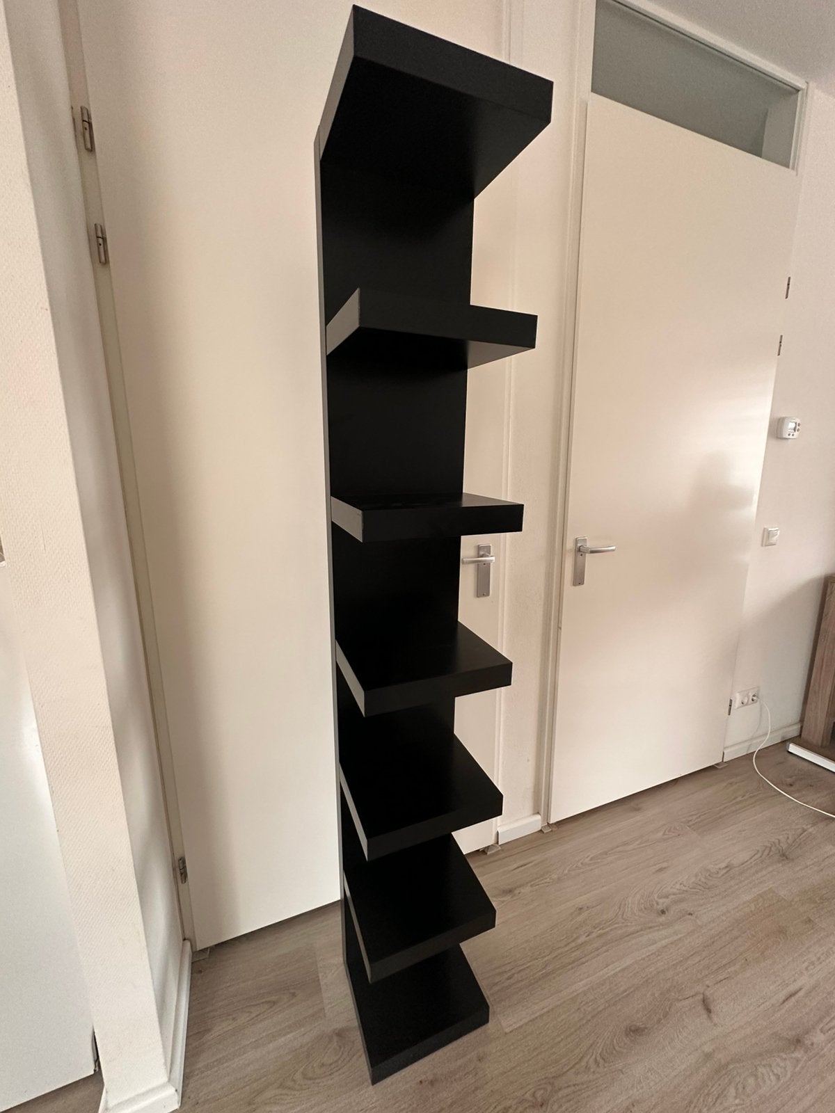Ikea lack wandrek zwart, Zo goed als nieuw, Minder dan 100 cm, 25 tot 50 cm, 50 tot 100 cm